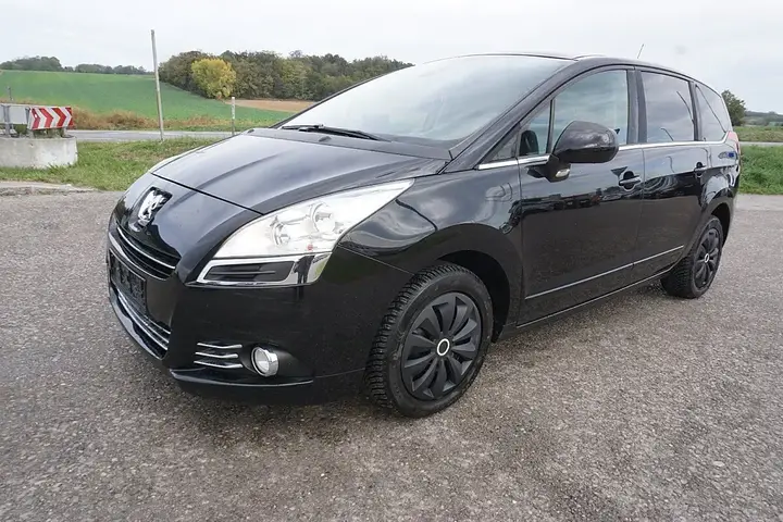 Peugeot 5008 2010 photo 2
