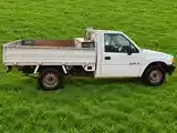 Isuzu Pickup 1988 photo 2