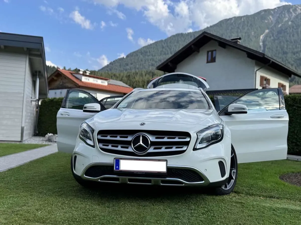 Mercedes-Benz Gla Class 2017 photo 2