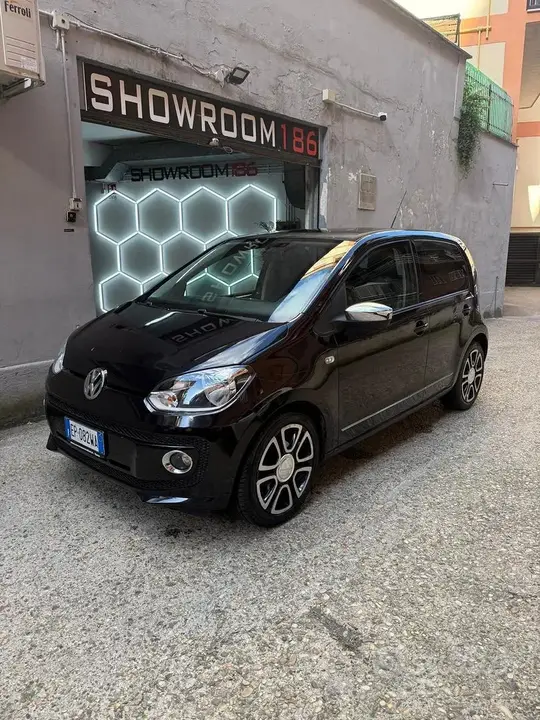 Volkswagen Up 2013 photo 2