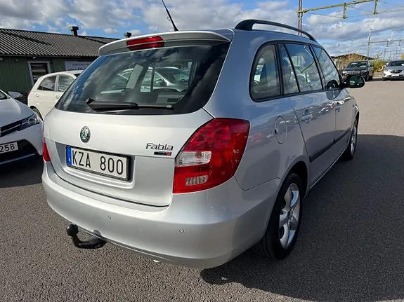 Skoda Fabia 2011 photo 5