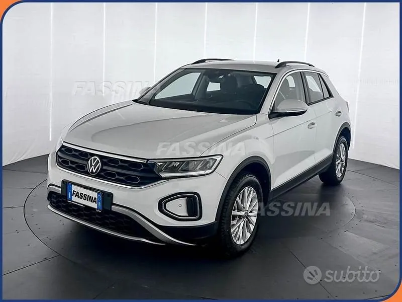Volkswagen T-Roc 2023 photo 3