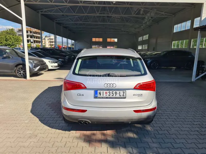 Audi Q5 2010 photo 4