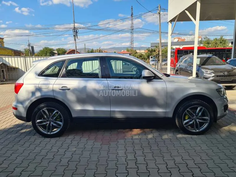 Audi Q5 2010 photo 2