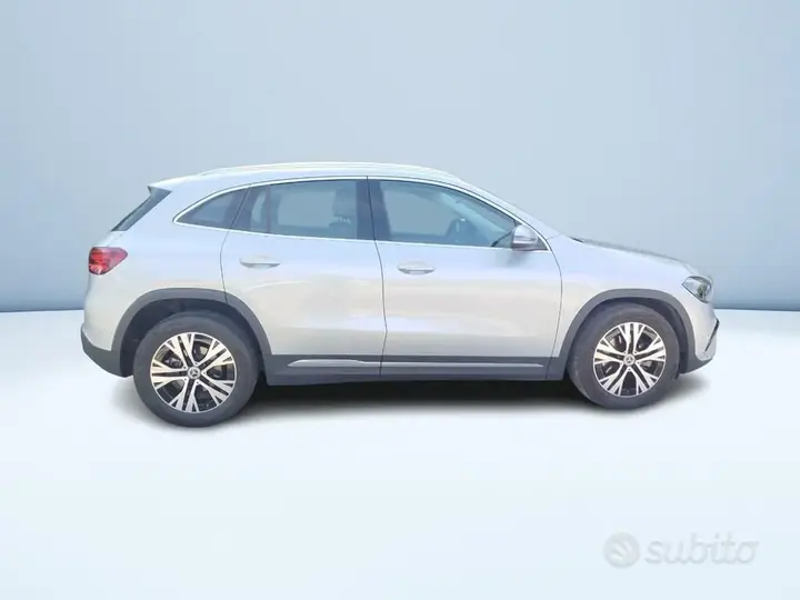 Mercedes-Benz Gla 2025 photo 2