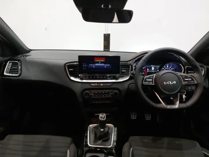 Kia Xceed 2026 photo 3