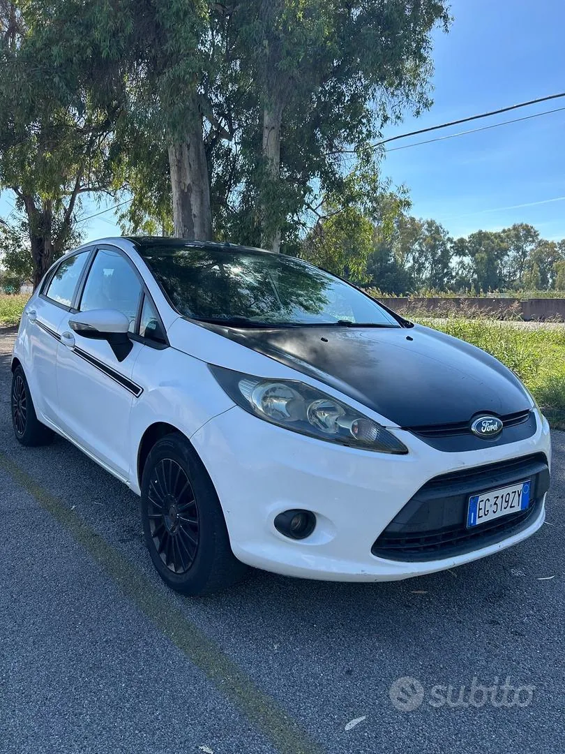 Ford Fiesta 2011 photo 3