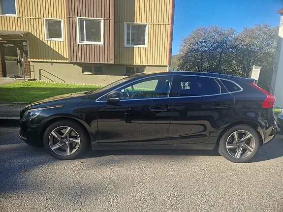 Volvo V40 2016 photo 2
