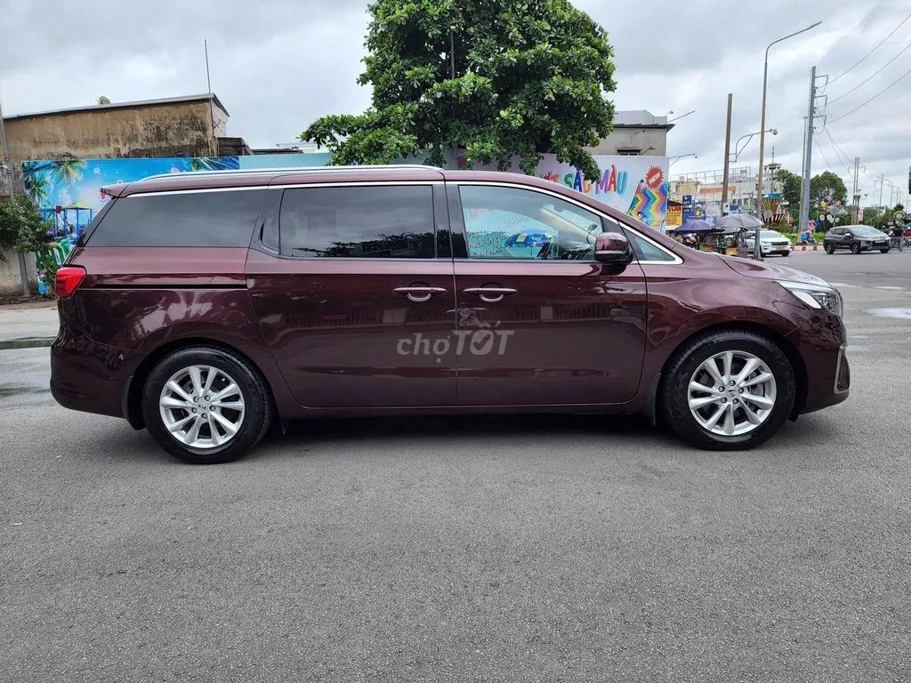 Kia Sedona 2020 photo 2