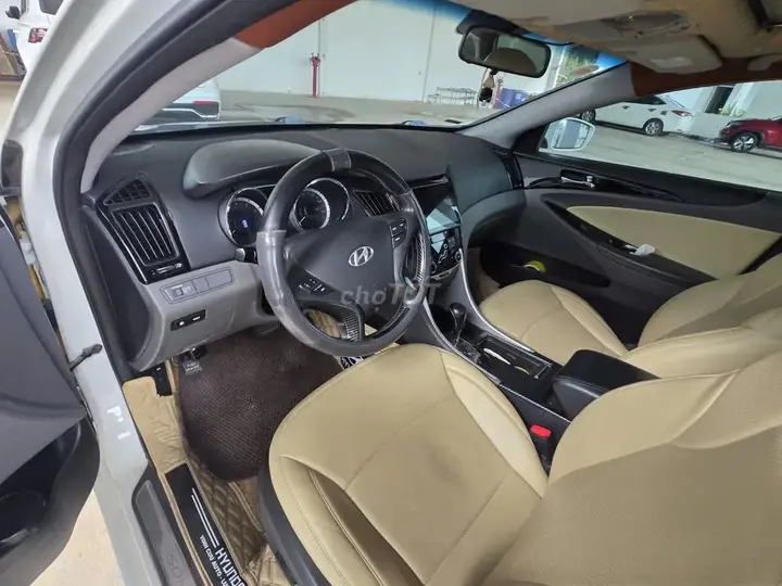 Hyundai Sonata 2010 photo 2