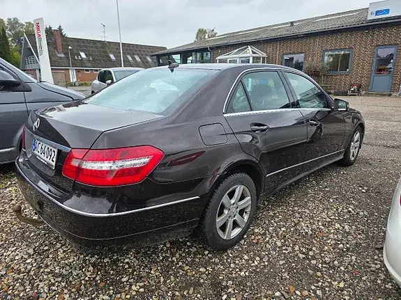 Mercedes-Benz E250 2009 photo 3