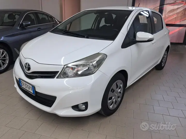 Toyota Yaris 2013 photo 3