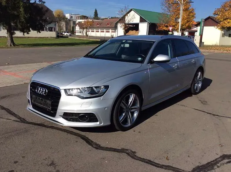 Audi A6 Avant Quattro 2012 photo 2