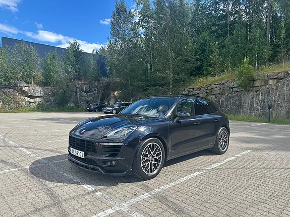 Porsche Macan 4