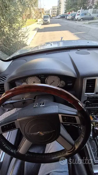 Chrysler 300C 2009 photo 2