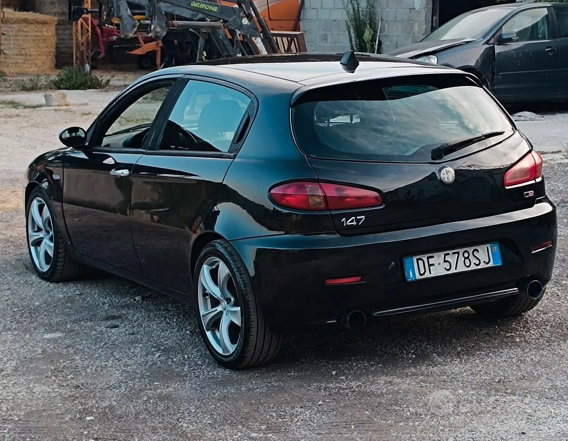 Alfa Romeo 147 2007 photo 2