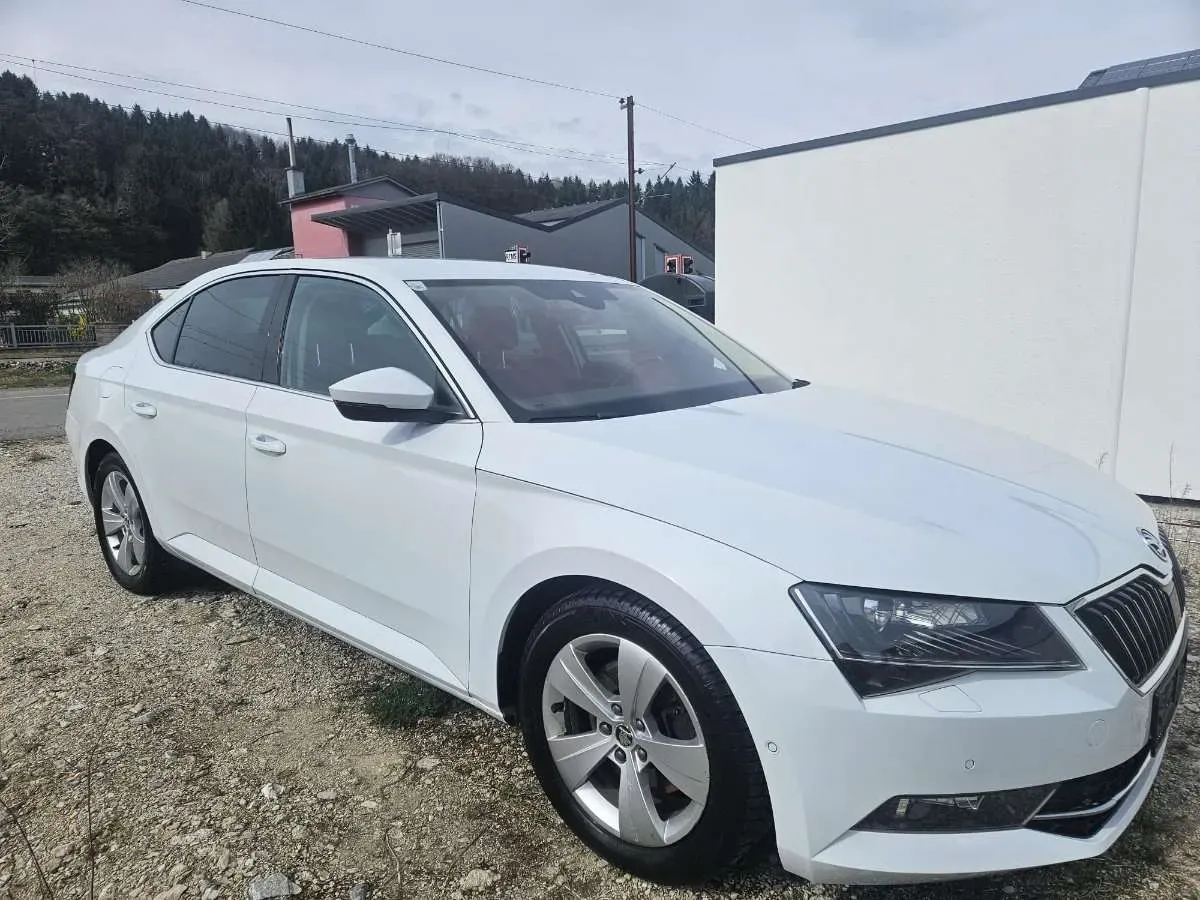 Skoda Superb 2016 photo 3