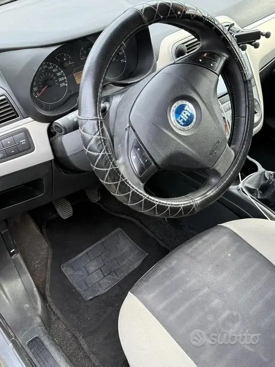 Fiat Grande Punto 2006 photo 4