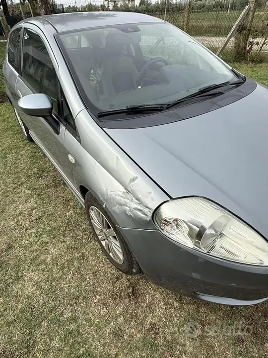 Fiat Grande Punto 2006 photo 3