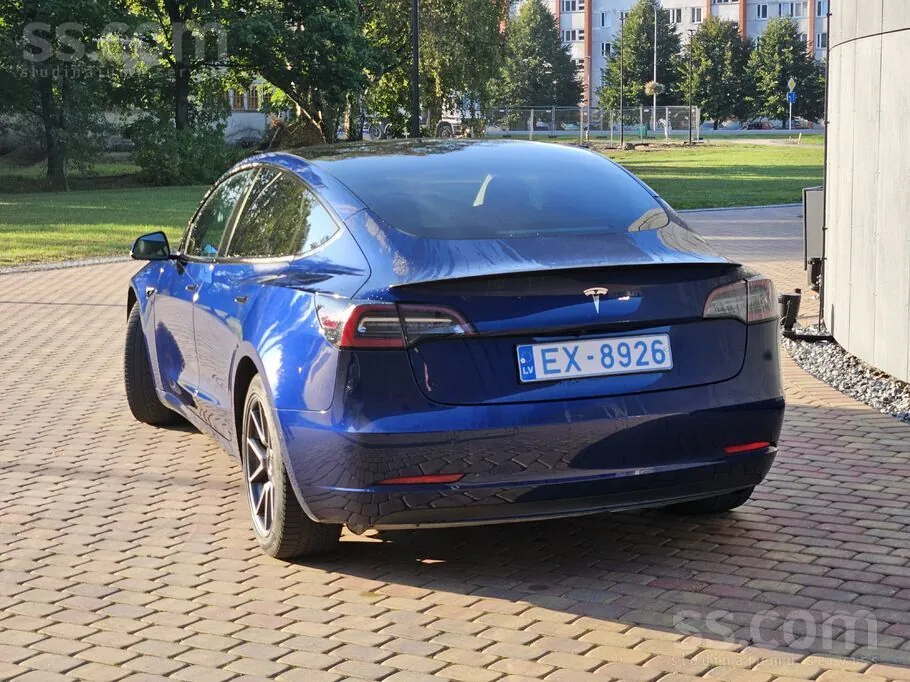 Tesla Model 3 2021 photo 3