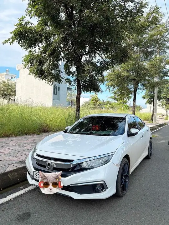 Honda Civic 2021 photo 2
