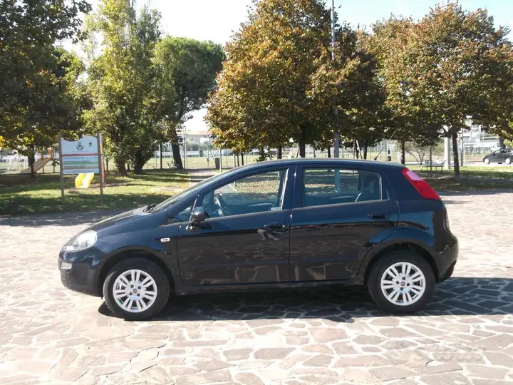 Fiat Punto 2016 photo 2