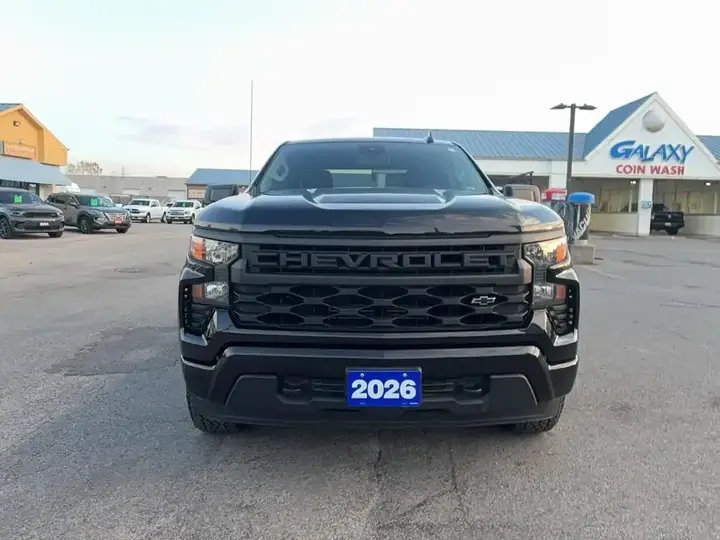Chevrolet Silverado 1500 2026 photo 2