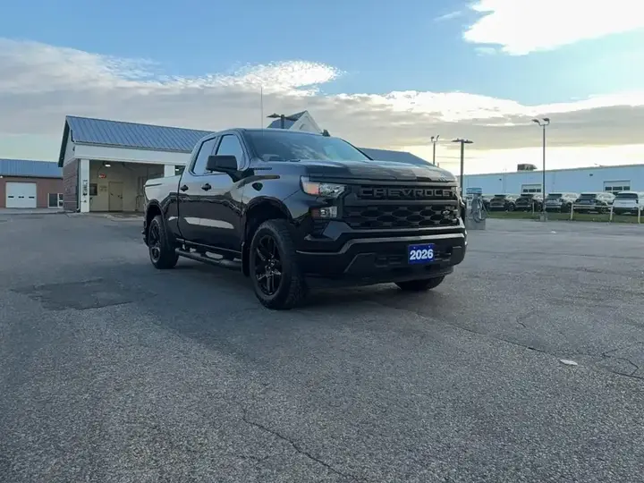 Chevrolet Silverado 1500 2026 photo 3