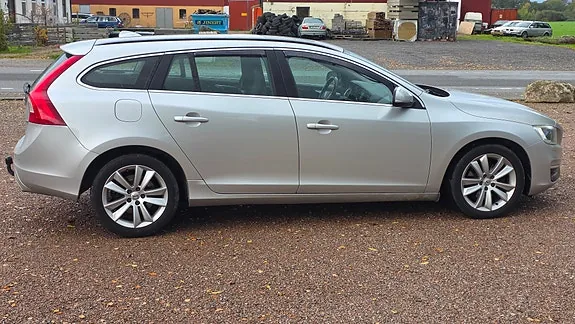 Volvo V60 2015 photo 4