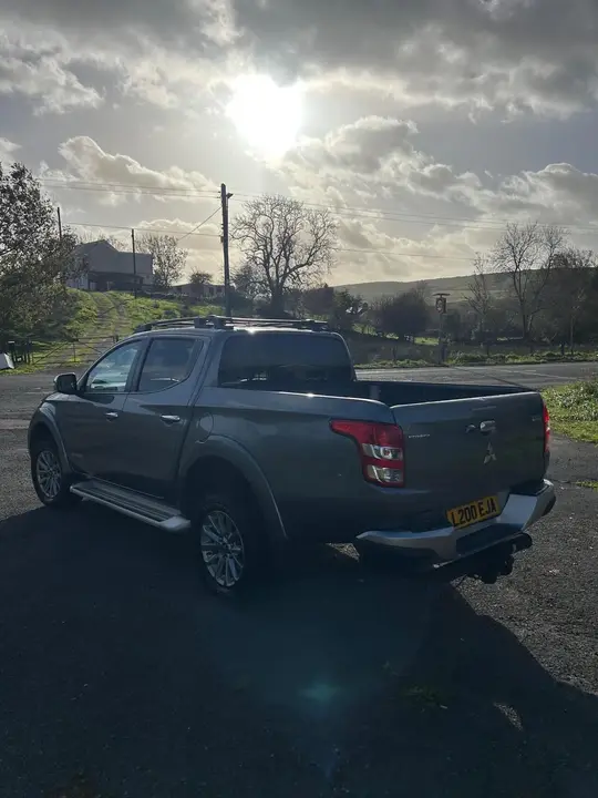 Mitsubishi L200 2017 photo 4
