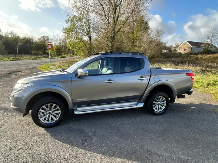 Mitsubishi L200 2017 photo 3