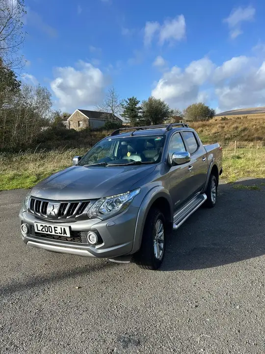 Mitsubishi L200 2017 photo 2