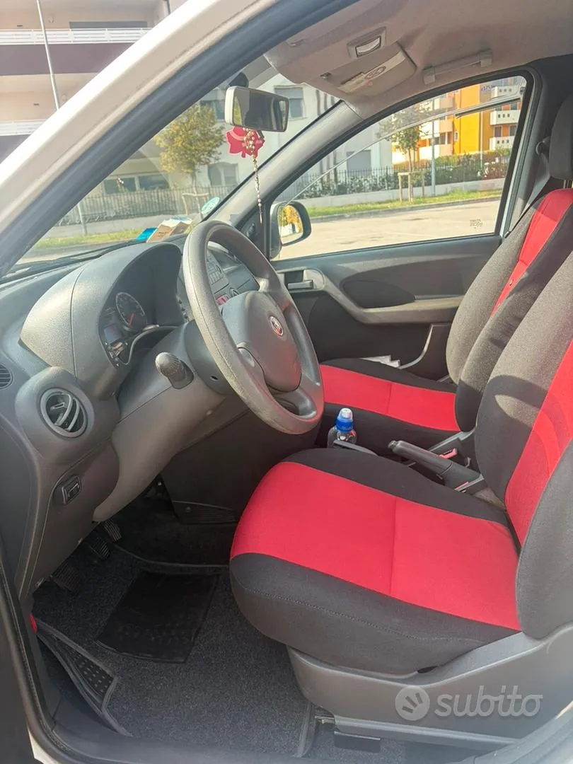 Fiat Panda 2010 photo 3