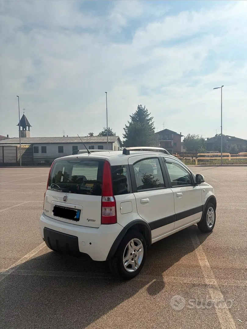 Fiat Panda 2010 photo 2