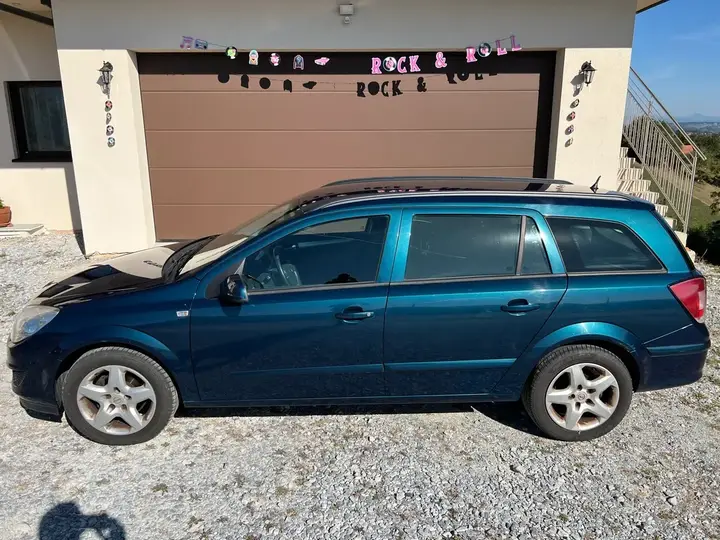 Opel Astra H 2007 photo 2