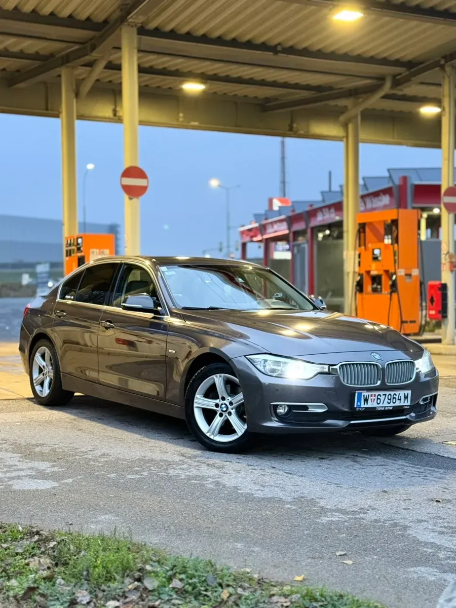 BMW 3 Series 2012 photo 2