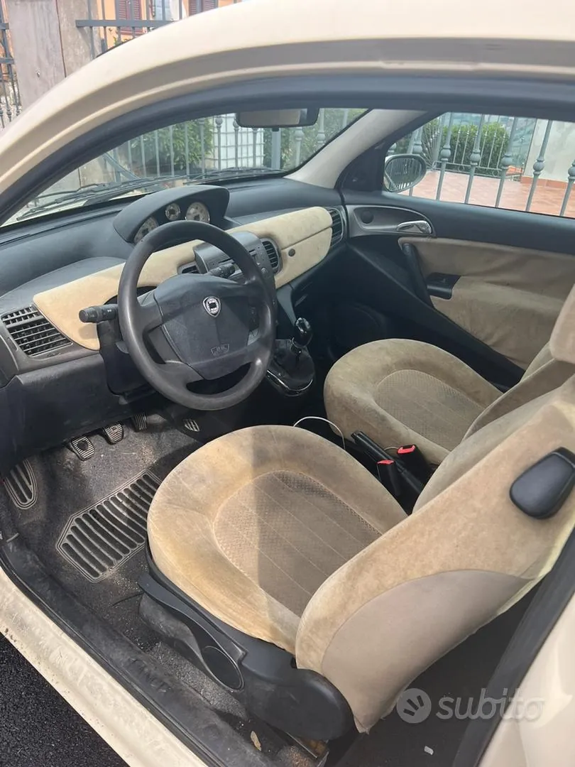 Lancia Ypsilon 2004 photo 4