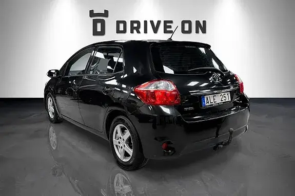 Toyota Auris 2012 photo 3