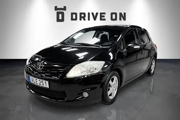 Toyota Auris 2012 photo 2