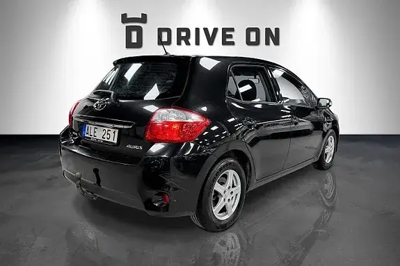Toyota Auris 2012 photo 4