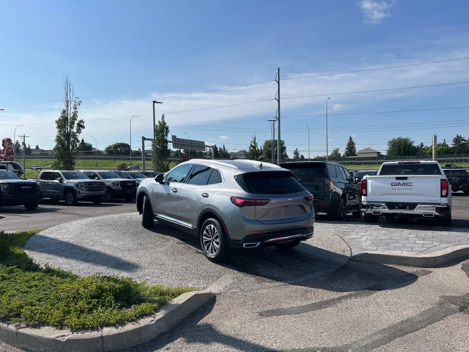 Buick Envision 2026 photo 4