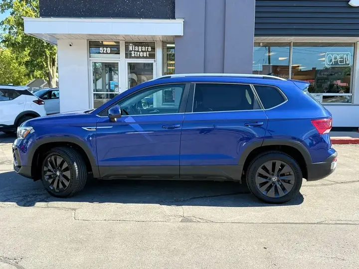 Volkswagen Taos 2024 photo 2
