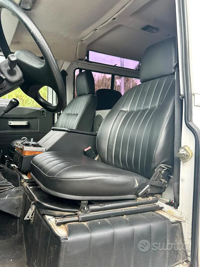 Land Rover Defender 90