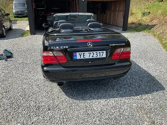 Mercedes-Benz Clk-Class 2000 photo 2