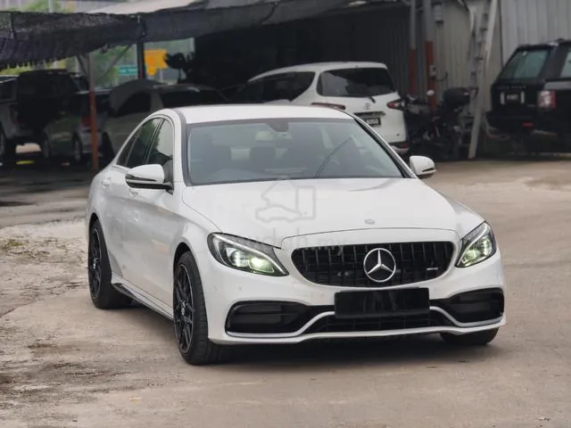 Mercedes-Benz C180