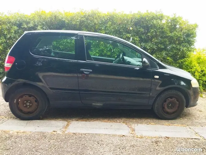 Volkswagen Fox 2010 photo 3