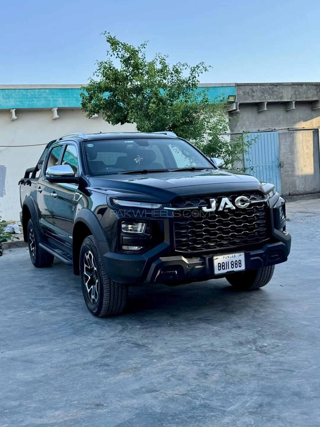 JAC T9