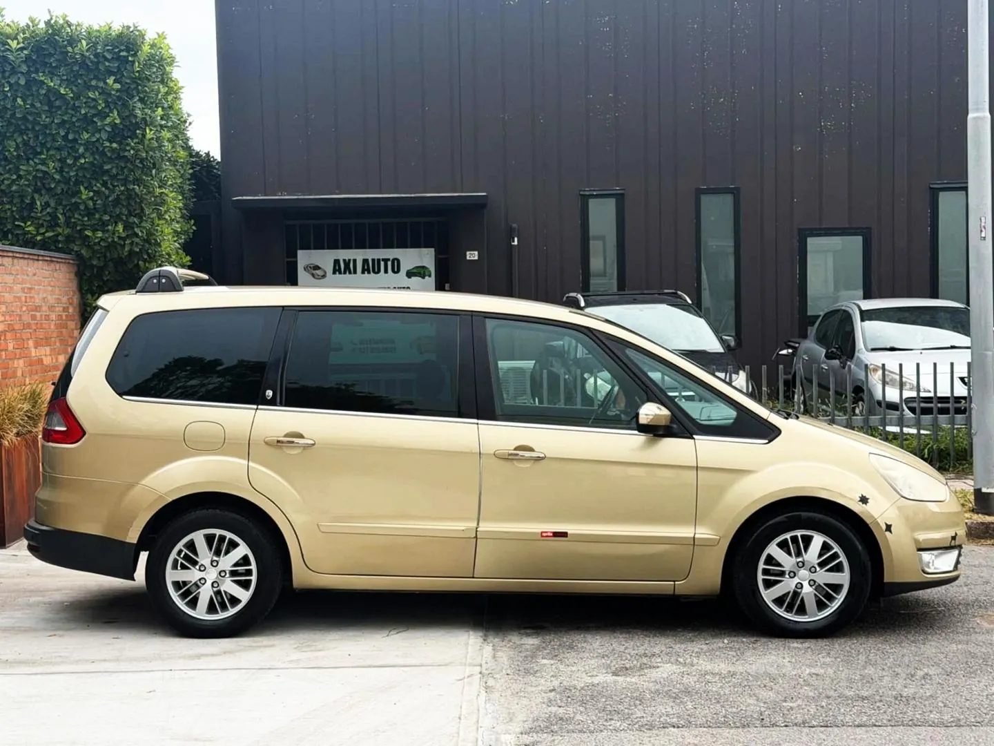Ford Galaxy 2008 photo 4