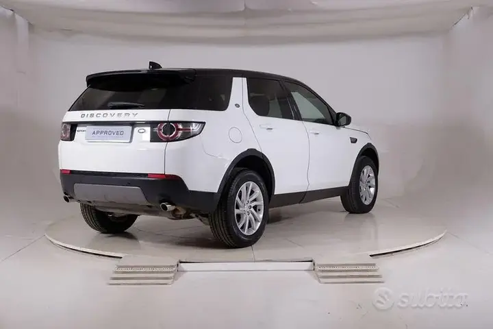 Land Rover Discovery Sport 2019 photo 2