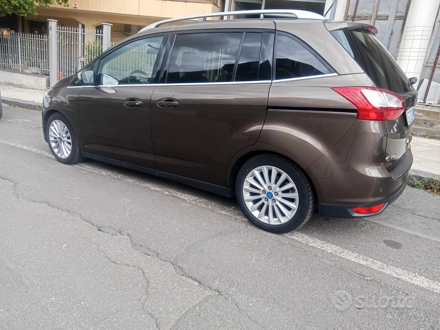 Ford C-Max 2015 photo 3